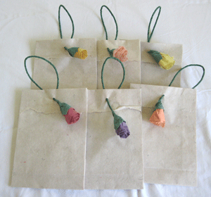 bags-with-rose-handles.gif